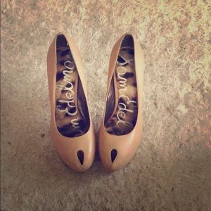 Cute Blush colored heels ..